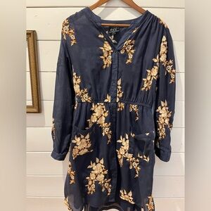 Embroidered Navy Floral Dress – ECI New York (Size 14)